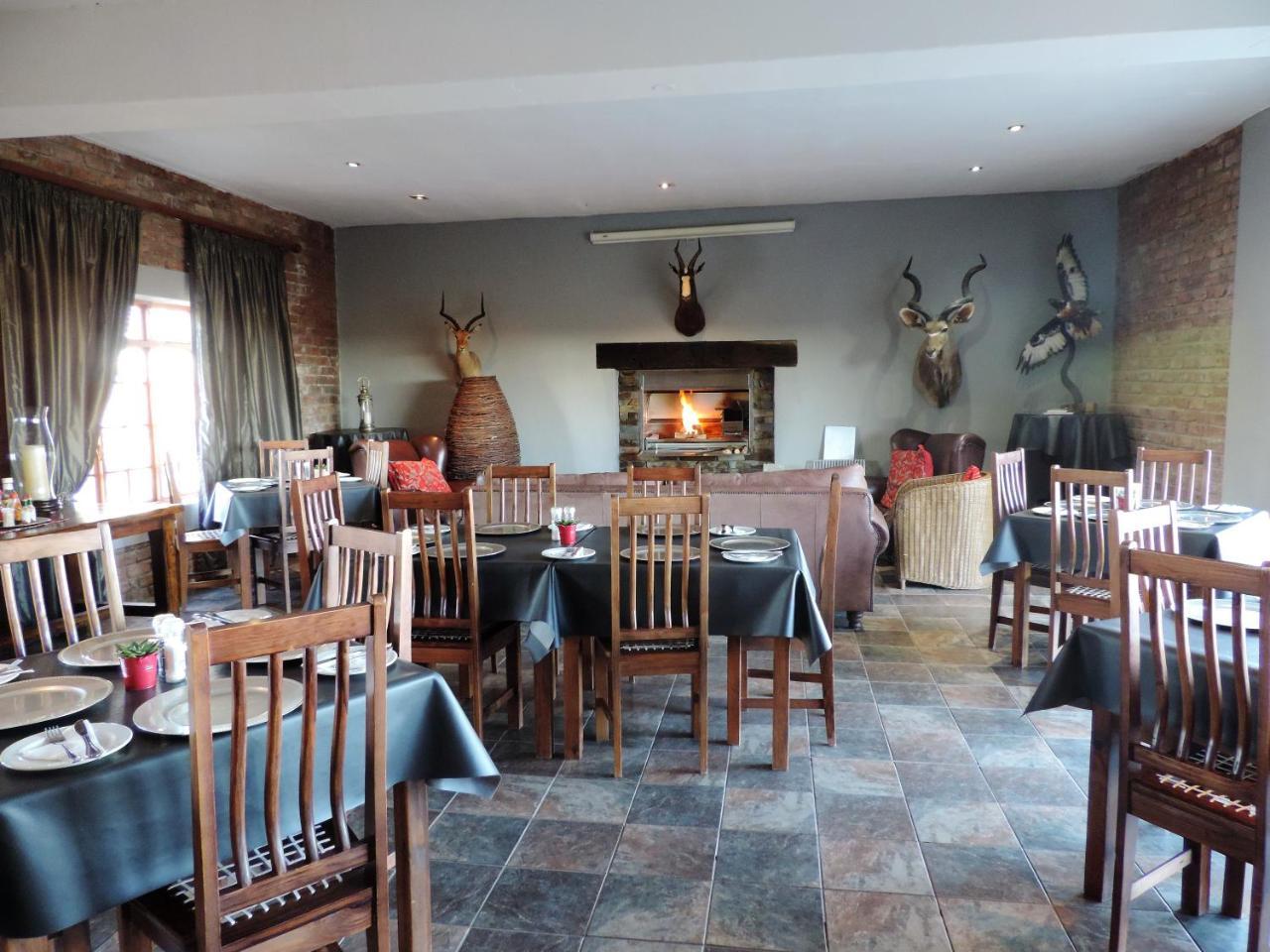 Teri-Lemveli Lodge Beaufort West Exterior foto